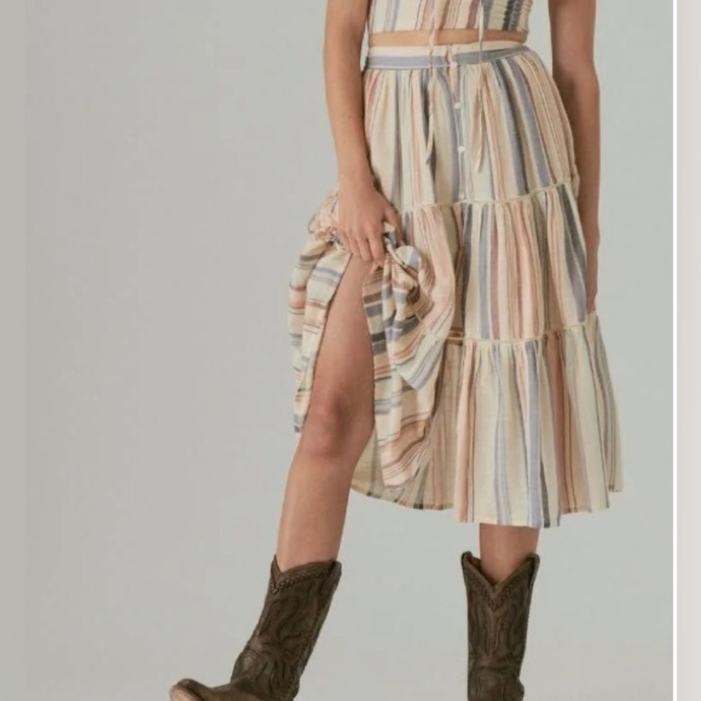 Lucky Brand Beige Striped Ruffled Skirt  New with Tags Sz XXL or 2X